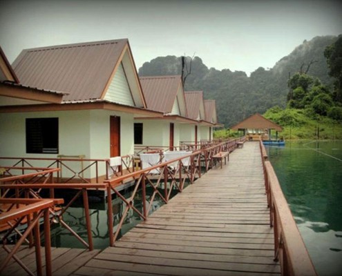 Khao Sok Nationalpark - Floating bungalows on the Cheow Lan Lake