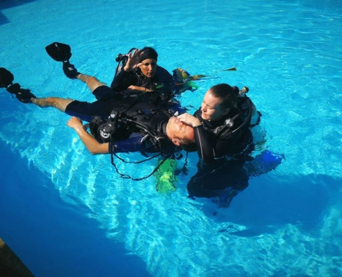 Rescue Diver mit Sea Turtle Divers